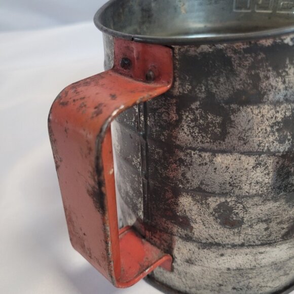 Vintage Nesco Visible Measure Flour Sifter - Picture 5 of 12